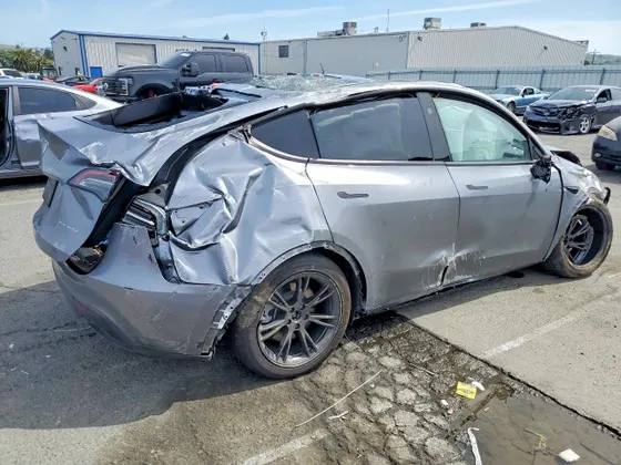 2025 Tesla Model Y Long Range