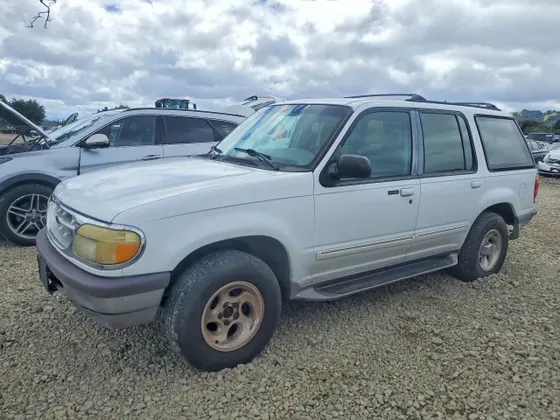 1997 Ford Explorer XL