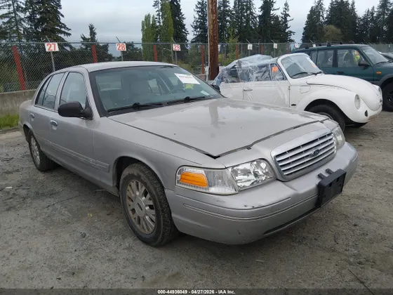 2004 Ford Crown Victoria LX