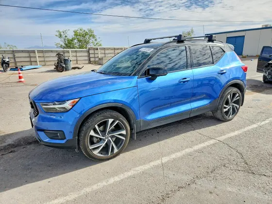 2019 Volvo XC40 R-Design