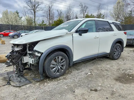 2023 Nissan Pathfinder S