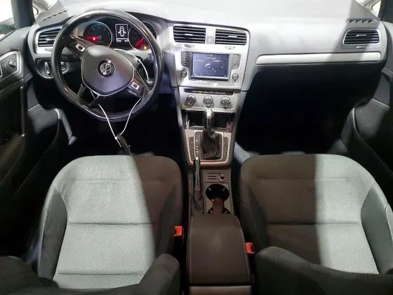 2017 Volkswagen Golf SportWagen S