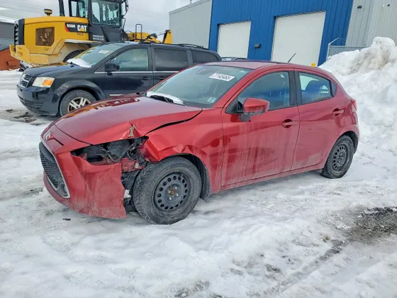 2020 Toyota Yaris Hatchback LE