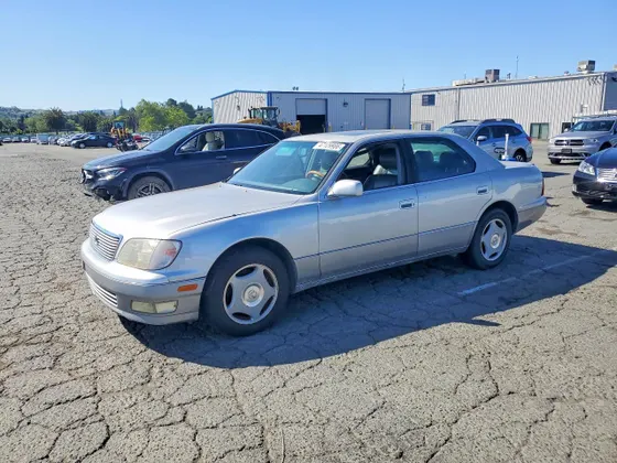 1998 Lexus LS 400 Luxury Sdn LS 400