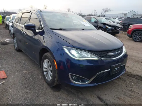 2019 Chrysler Pacifica Touring Plus