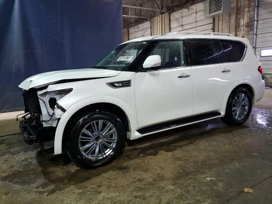 2024 INFINITI QX80 LUXE