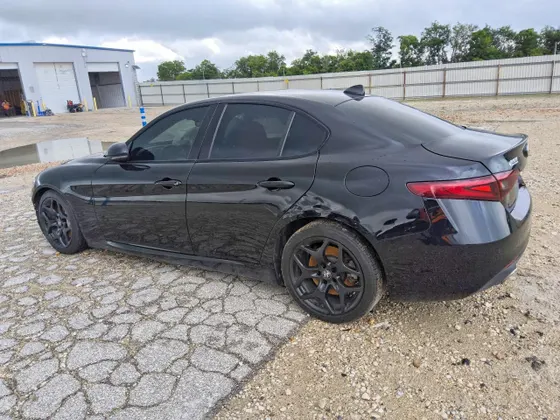 2021 Alfa Romeo Giulia