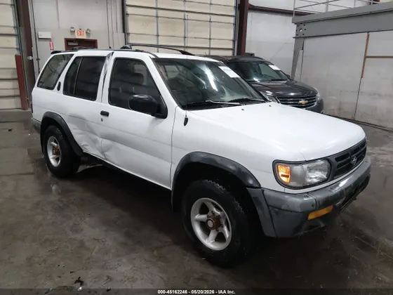 1997 Nissan Pathfinder XE