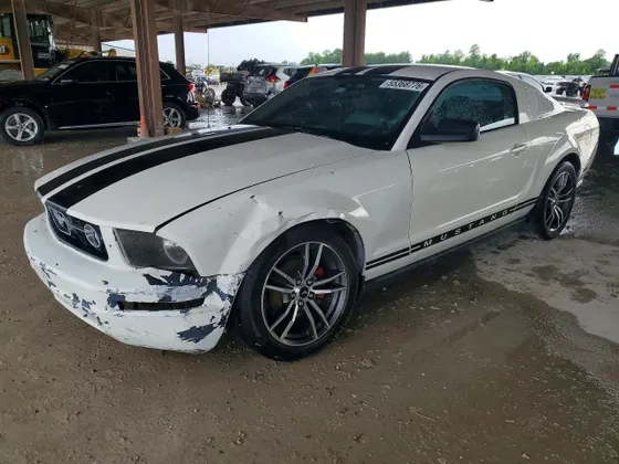 2008 Ford Mustang Deluxe