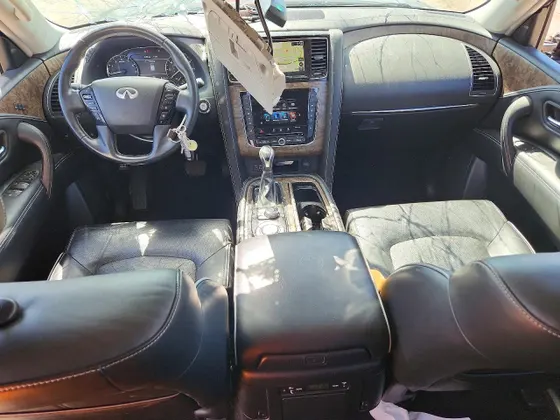 2021 INFINITI QX80 LUXE