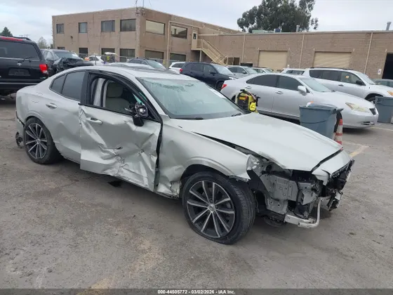 2021 Volvo S60 Momentum