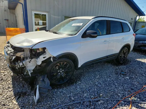 2018 Mitsubishi Outlander ES