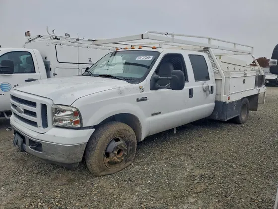 2006 Ford Super Duty F-350 DRW XL