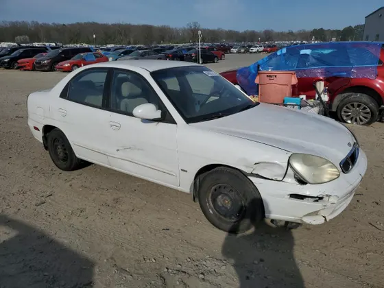 2001 Daewoo Nubira SE