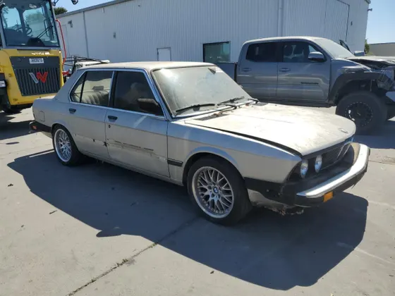 1986 BMW 528 - 533 - 633 - 733 528E
