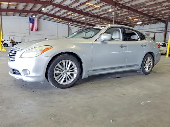 2011 INFINITI M37