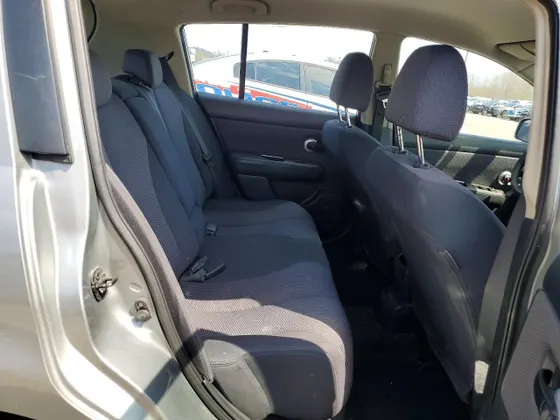 2008 Nissan Versa 1.8 SL