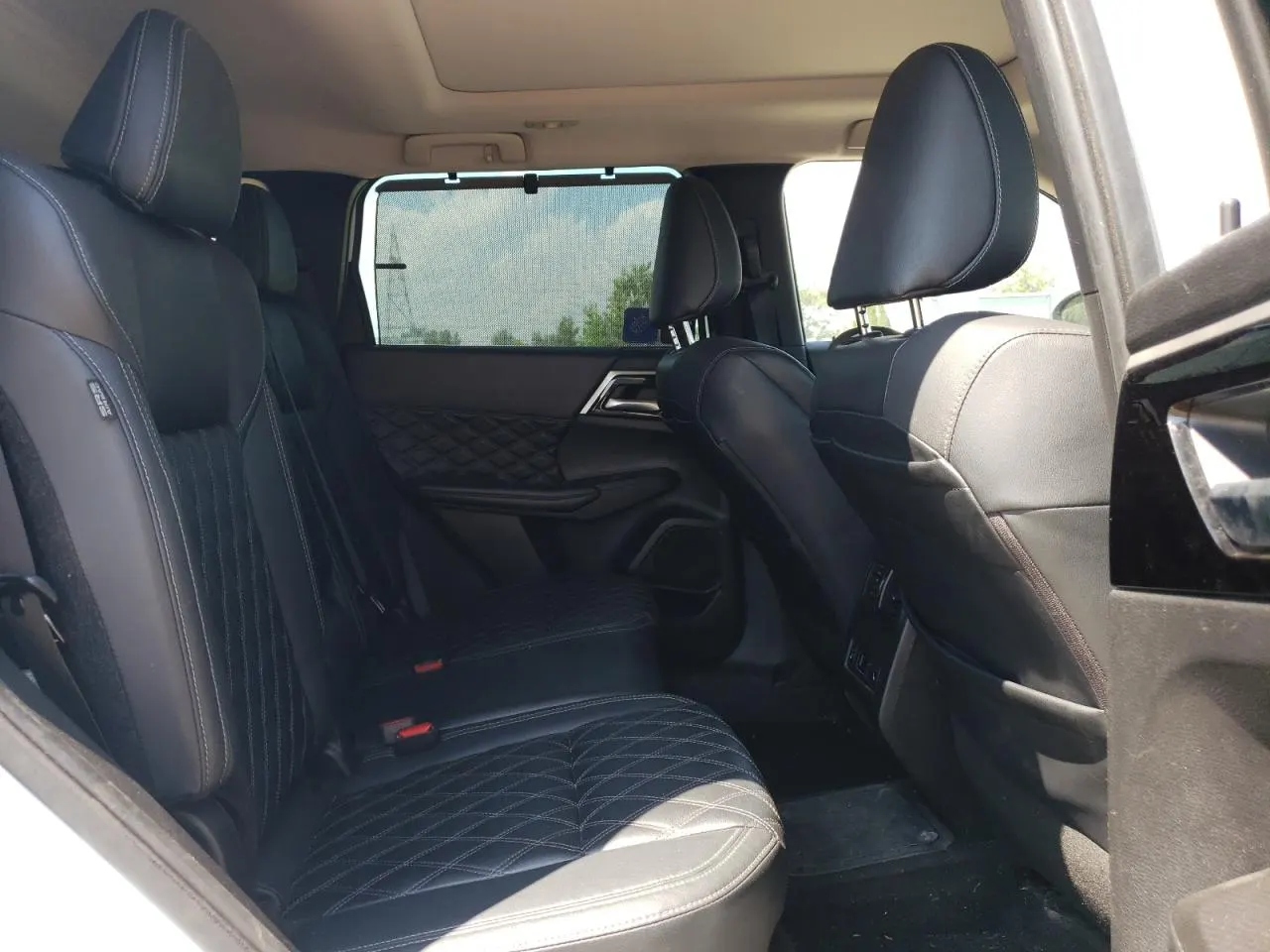2023 Mitsubishi Outlander PHEV SE