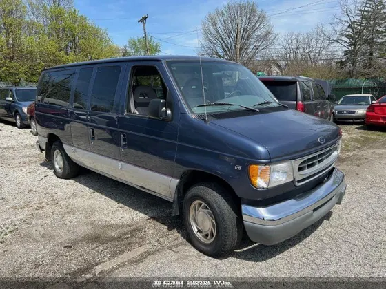1998 Ford Econoline Wagon XL
