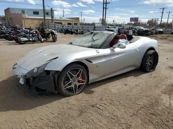 2016 Ferrari California T