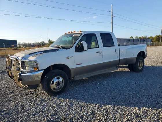 2004 Ford Super Duty F-350 DRW XL