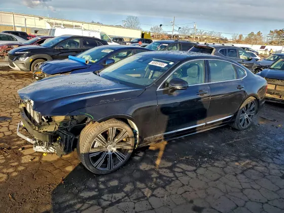 2025 Volvo S90 PLUS