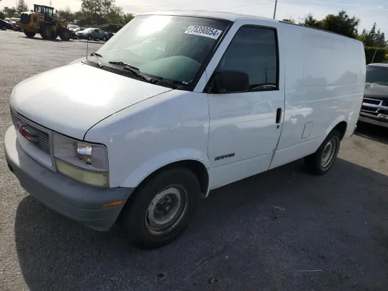 2000 GMC Safari Cargo Van XT