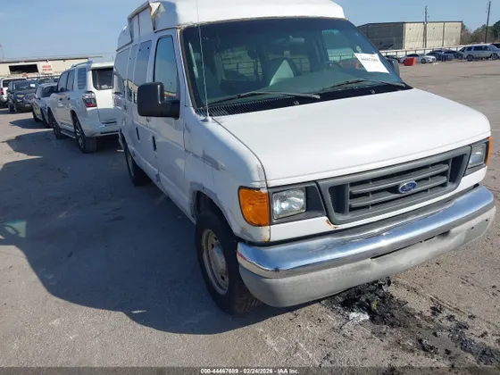 2005 Ford Econoline Wagon XL