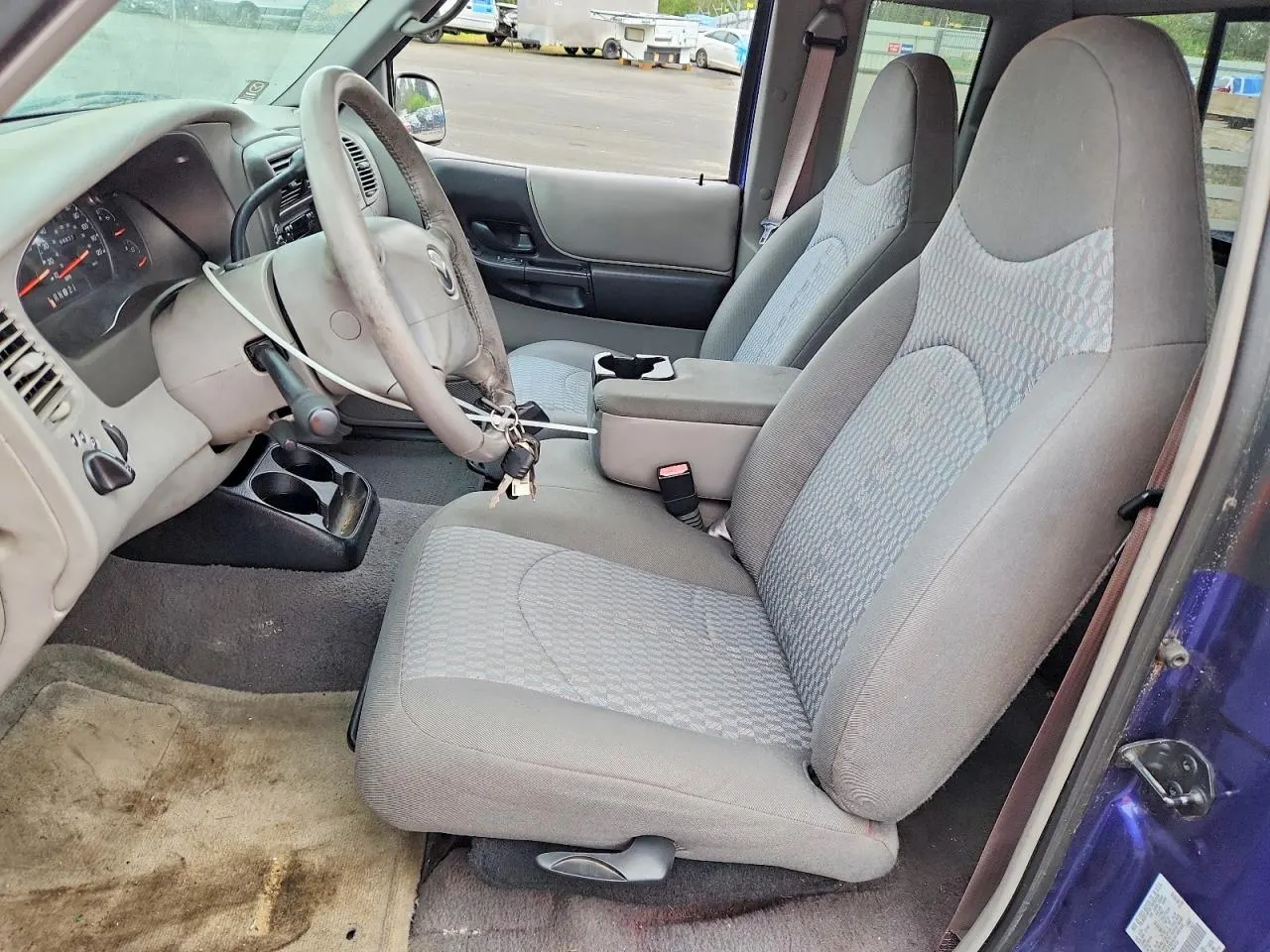 2001 Mazda B-Series 4WD Truck SE