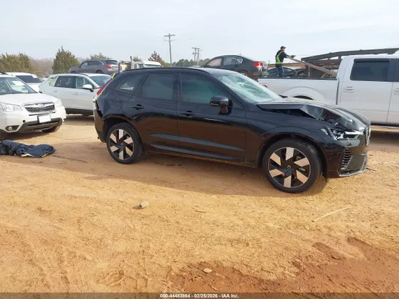 2025 Volvo XC60 Plug-In Hybrid Plus