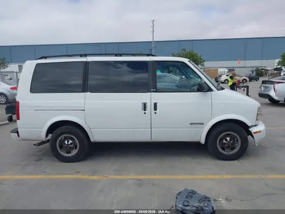 2001 GMC Safari Passenger SLE