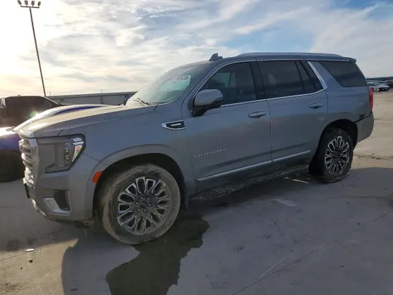 2023 GMC Yukon SLT