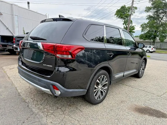 2018 Mitsubishi Outlander ES
