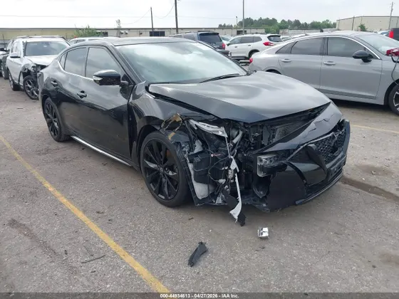 2023 Nissan Maxima SR