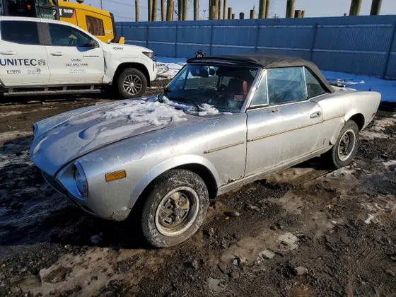 1979 FIAT 124 Spider