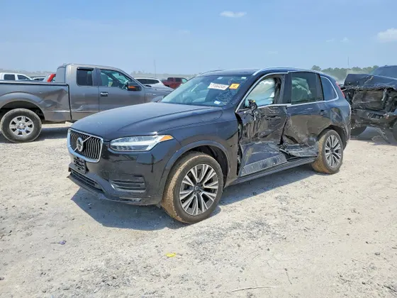 2021 Volvo XC90 Momentum