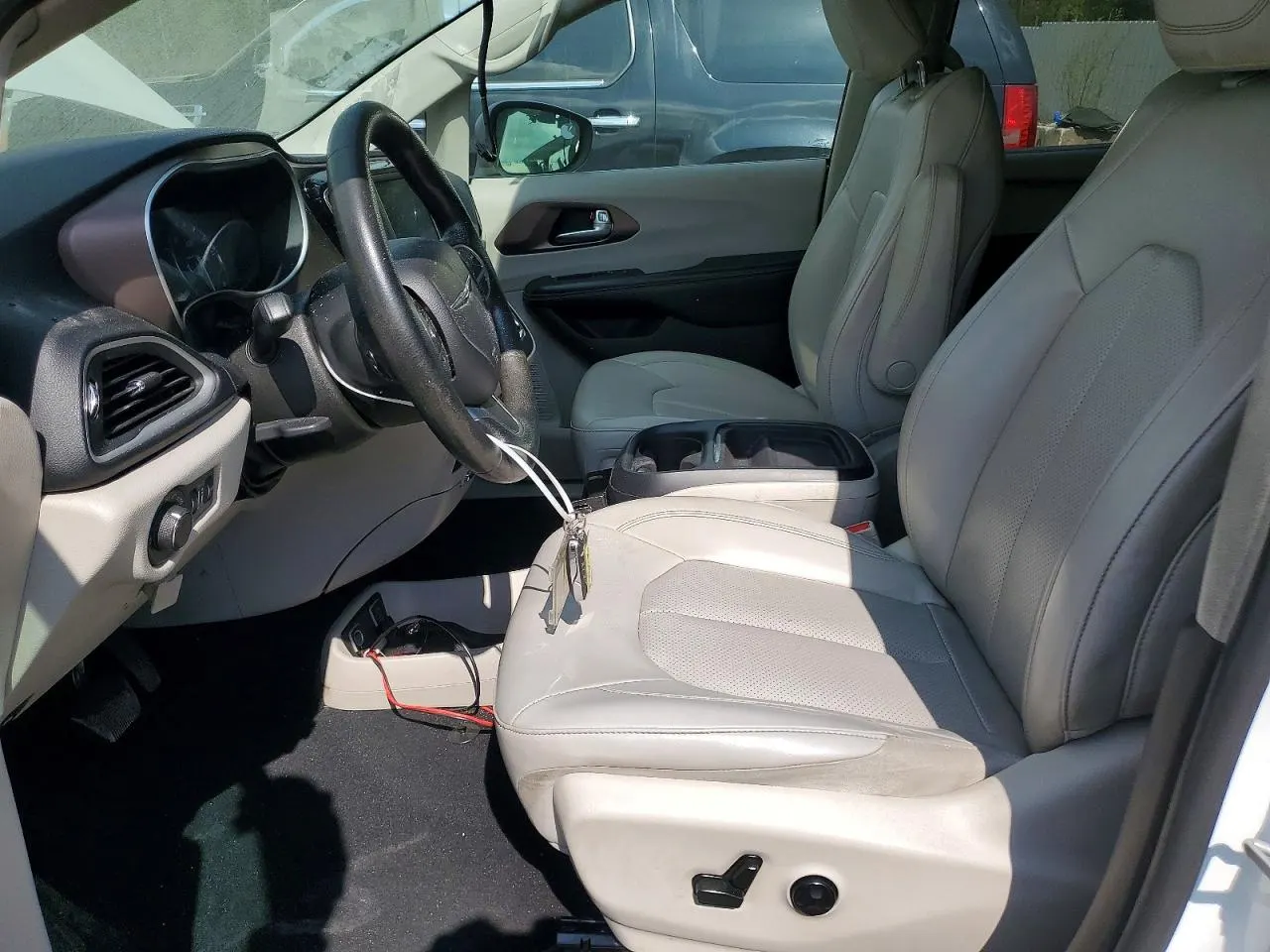 2021 Chrysler Voyager LXI