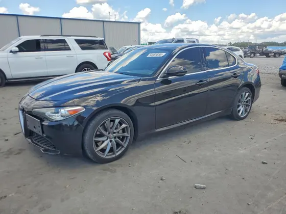 2018 Alfa Romeo Giulia Ti Sport