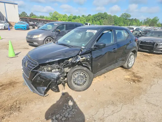 2021 Nissan Kicks S