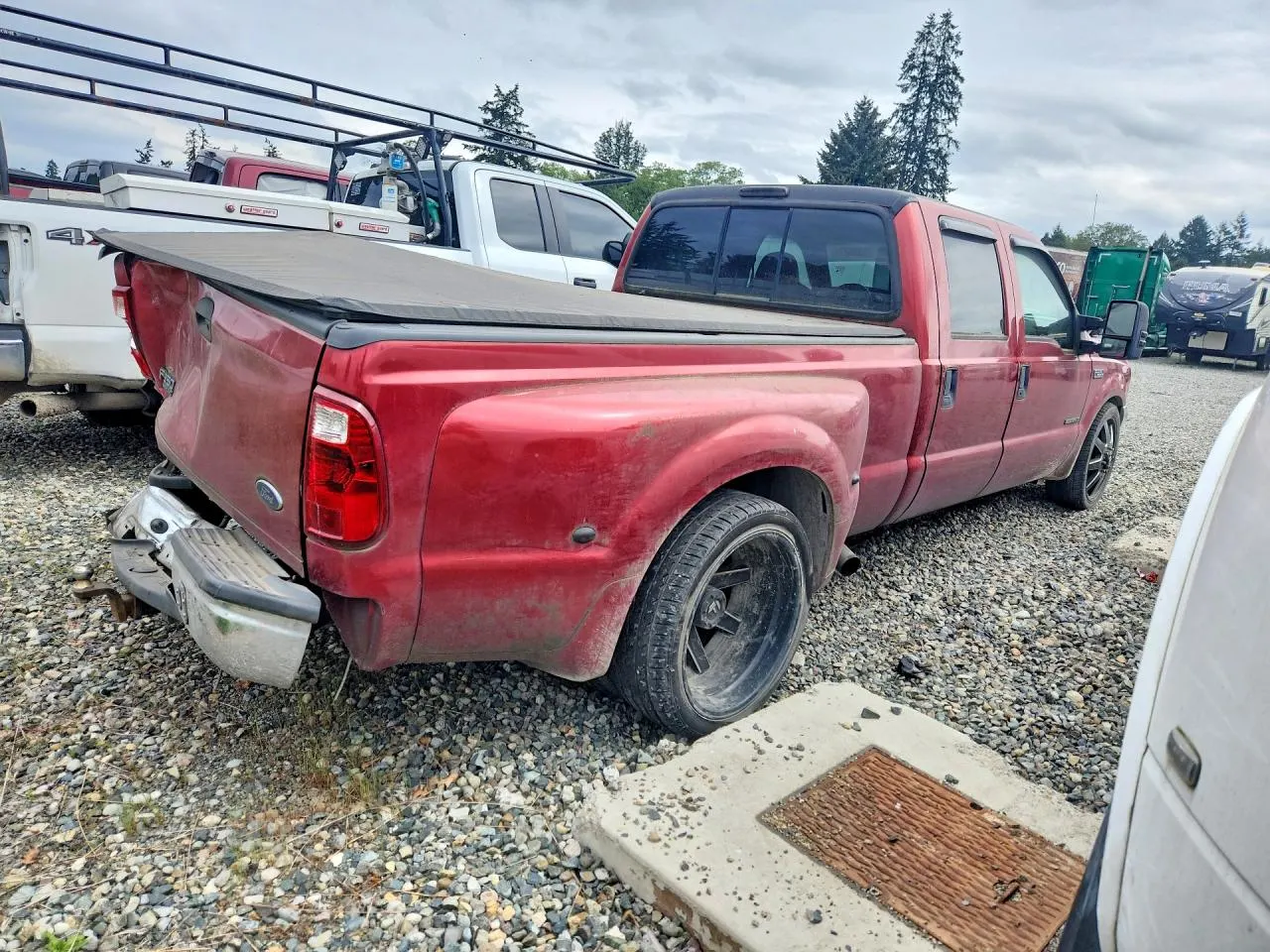 2001 Ford Super Duty F-350 DRW XL