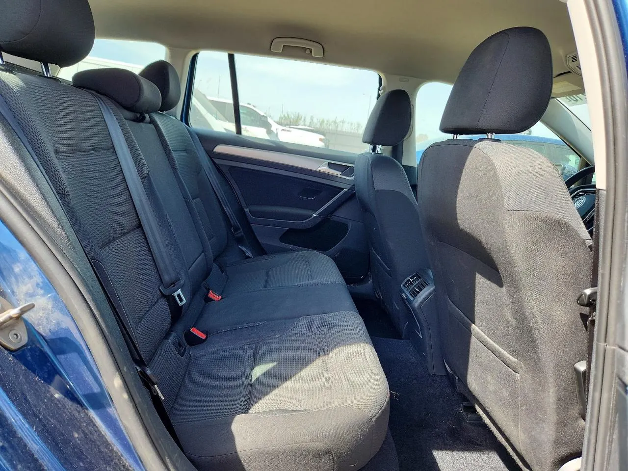 2017 Volkswagen Golf SportWagen S