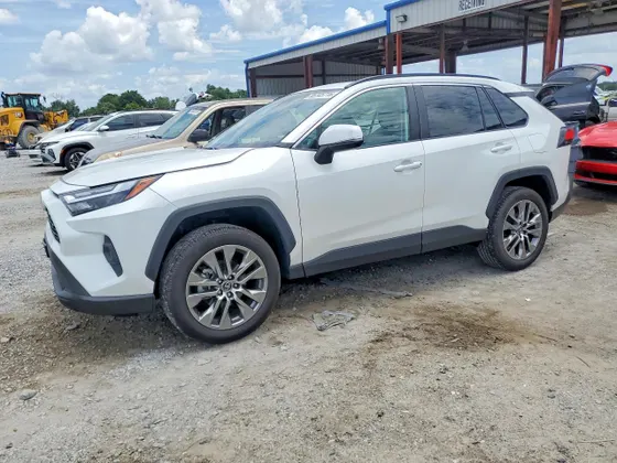 2023 Toyota RAV4 XLE Premium
