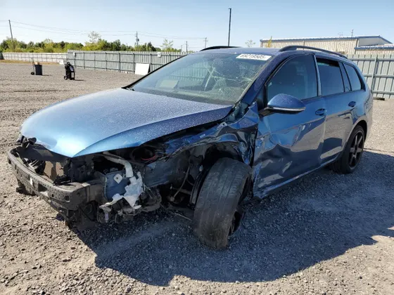 2019 Volkswagen Golf SportWagen S