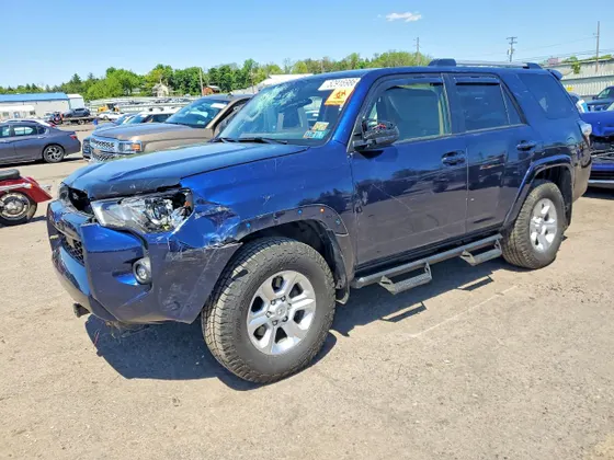 2022 Toyota 4Runner SR5