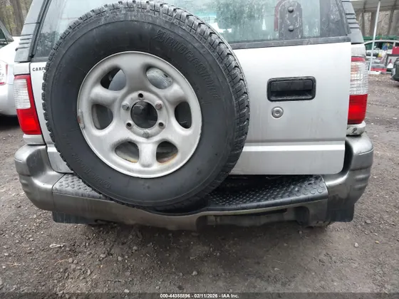 2002 Isuzu Rodeo Sport S 3.2L V6 HARD TOP/S 3.2L V6 SOFT TOP