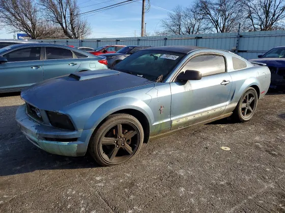 2008 Ford Mustang Deluxe