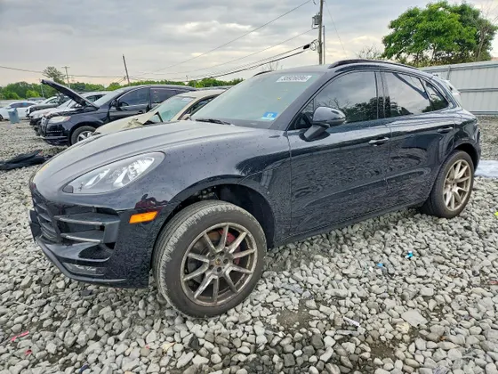 2015 Porsche Macan Turbo