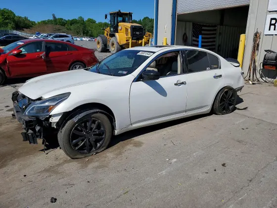 2010 INFINITI G37 Sedan x