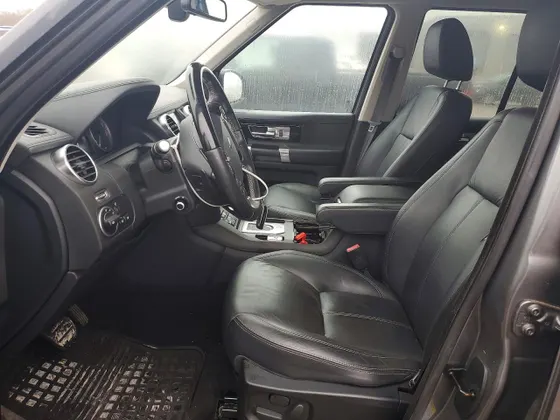 2015 Land Rover LR4 LUX