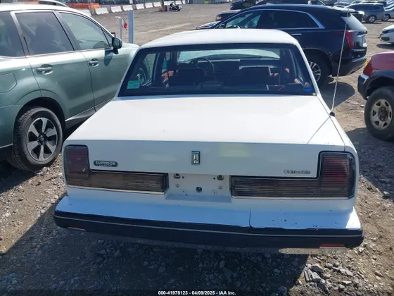 1990 Oldsmobile Delta 88 ROYALE